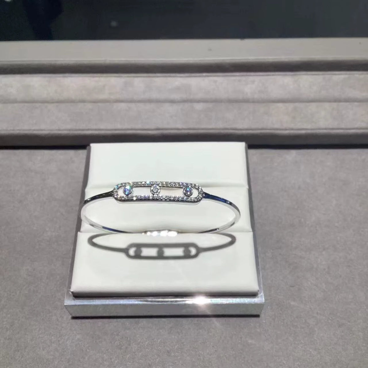 Minimalist Oval Bracelet